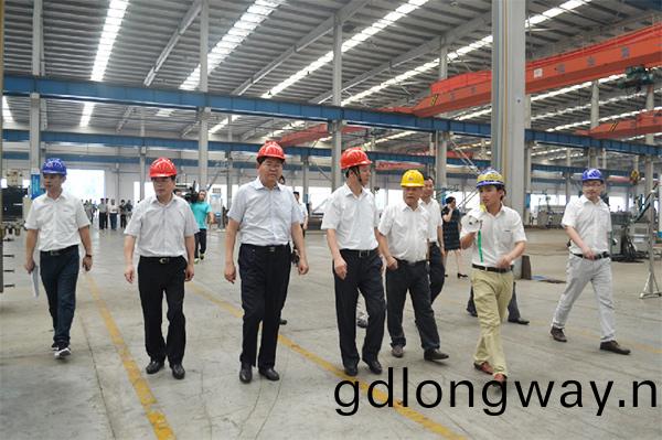 淮北市(shi)委書記黃曉武一(yi)行調研山河鑛裝