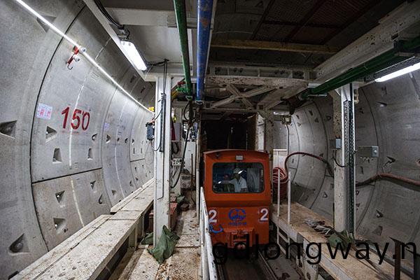 中(zhong)鐵山(shan)河盾構機雙線掘進(jin) 全力攻堅長沙地(di)鐵5號(hao)線