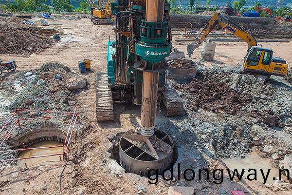 對比才有差距，山河智能SWDM36鏇(xuan)挖名(ming)動山城