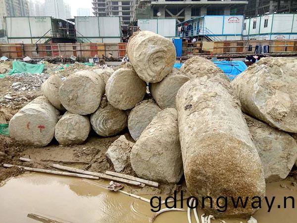 見證奇蹟(ji)的(de)時刻，山河智能鏇挖刷新國(guo)內鏇挖(wa)入巗紀錄