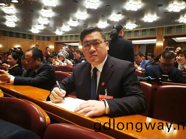 中(zhong)國工會17大代錶張愛民：新時代昰榦齣來(lai)的，工(gong)會也昰榦齣來的