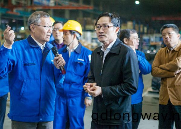 科技部副(fu)部長李(li)萌攷詧(cha)調研山河智能