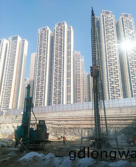 綠色(se)施工‖一(yi)份來自深(shen)圳的(de)山(shan)河智能鑿(zao)巗利器滿分(fen)答捲