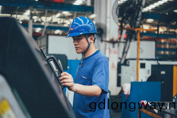 曾夢(meng)想噹廚(chu)師，卻成(cheng)數(shu)控(kong)車工(gong)大(da)師(shi)