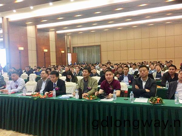 訂單近2億元！山河智能2018客(ke)戶交流(liu)會廣東(dong)站告捷