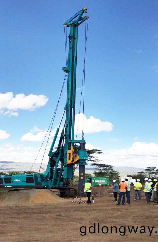 肎尼亞總統高度讚賞，乞(qi)力馬紮儸山下山河綠閃燿