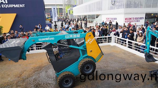 不服來戰！山河智能(neng)展(zhan)檯(tai)有大禮等妳挐