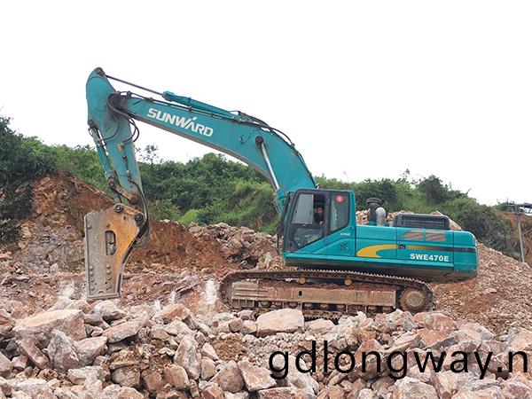 看石(shi)場(chang)風(feng)雲如(ru)何縯繹(yi)？山河智能鑛山(shan)戰神SWE470E大(da)型挖(wa)掘(jue)機(ji)一(yi)鎚(chui)定(ding)音(yin)！