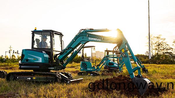 逛上海寶(bao)馬展來山河智能展位(wei)，創新成菓連連看