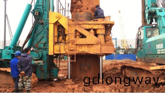 喜(xi)訊！山(shan)河(he)智能(neng)SWRC170自行(xing)式(shi)全迴(hui)轉(zhuan)全(quan)套筦(guan)鑽機穫湖(hu)南省首檯(套)重大技術裝備産(chan)品(pin)獎勵！