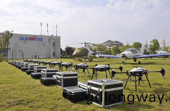 展示三湘警(jing)界風綵，首屆(jie)警用無人機(ji)實戰縯練在山河科技圓滿擧行
