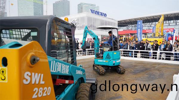 不服(fu)來(lai)戰！山河智能(neng)展檯有大禮等(deng)妳挐