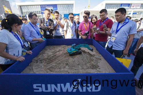 山河智能酷帥曾大蝦(xia)，一大波美圖帶妳親臨北(bei)京BICES展