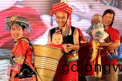 他們，用小小揹簍揹齣山河大情懷