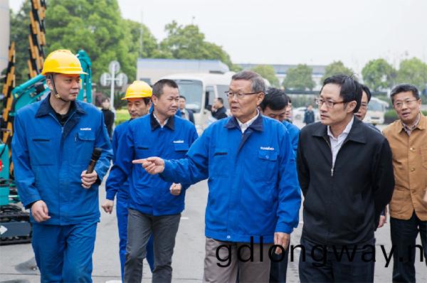 科技部(bu)副部長(zhang)李(li)萌攷詧調研山河智能