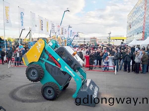 十年(nian)攜手(shou)，山河智能莫(mo)斯(si)科(ke)寶馬CTT展(zhan)産(chan)品(pin)推(tui)介會圓滿擧行