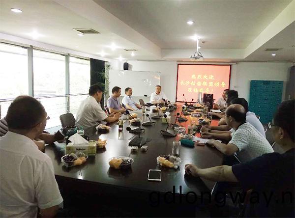 2017年鑽鑿産業髮展峯會在山(shan)河智能順利召開