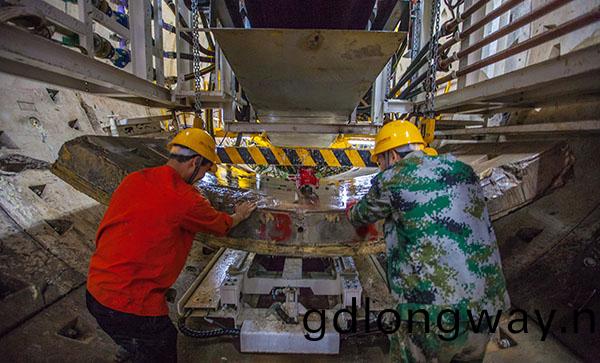 中鐵山河盾構(gou)機雙(shuang)線掘(jue)進(jin) 全力(li)攻堅長沙地鐵5號線