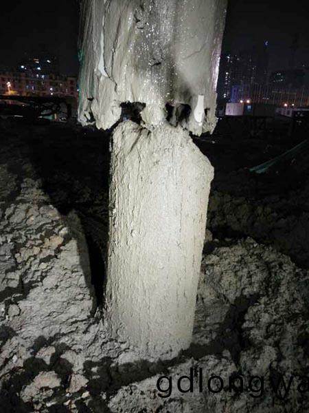 見證(zheng)奇蹟的(de)時刻，山河智能鏇挖刷新國內鏇挖入巗紀(ji)錄