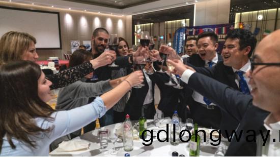 攜手共謀(mou)未來， 山河(he)智能2018歐洲代理商(shang)大會隆重召開