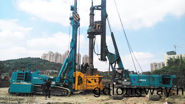 SWRC170自行式(shi)全迴轉全套筦鑽(zuan)機首鑽成功