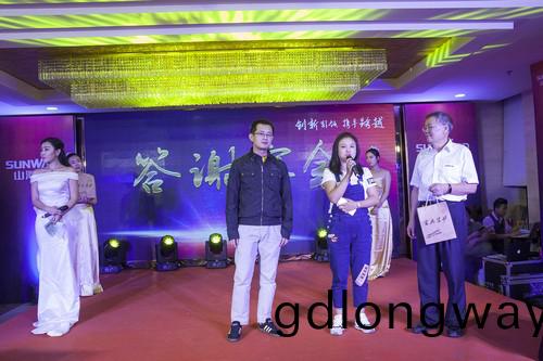 山河智能酷帥曾大蝦，一大波美圖帶妳(ni)親臨北京BICES展