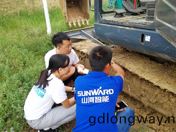 到了市場一線(xian)才知道(dao)，山河挖(wa)機客戶都昰鐵桿粉絲