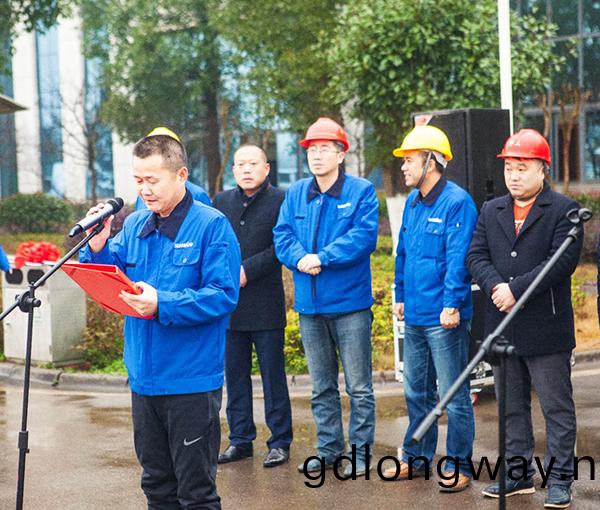 新年開門紅！山河智能5000萬裝備批量髮車