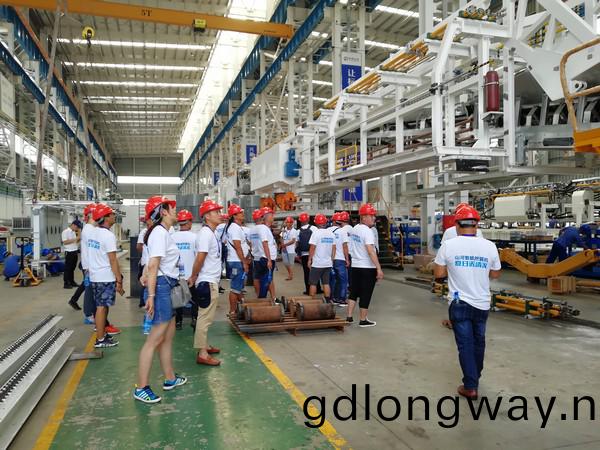 500多名挖掘機用戶實地攷詧，爲山(shan)河智能點(dian)讚！