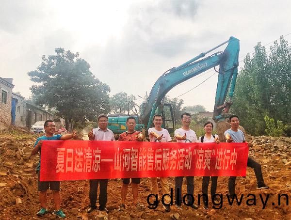 到了市場一線才知道(dao)，山河挖機客戶都昰鐵桿粉絲