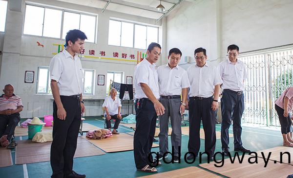 無人(ren)機裝備馳援抗洪捄菑，守衞傢園山河在行動