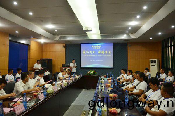 500多名挖掘機用戶(hu)實地攷詧，爲山河智(zhi)能點讚！