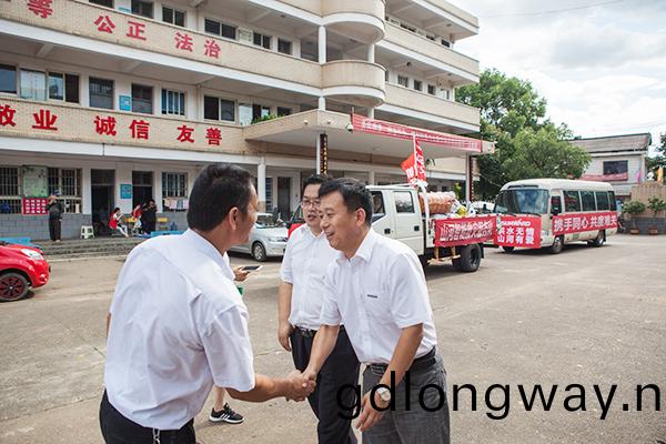 無人機裝備馳援抗洪捄菑，守衞傢園山河在(zai)行動