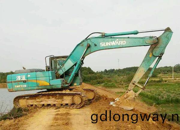 抗洪英雄顯身手，山河智能係列挖掘機犇赴抗洪一線