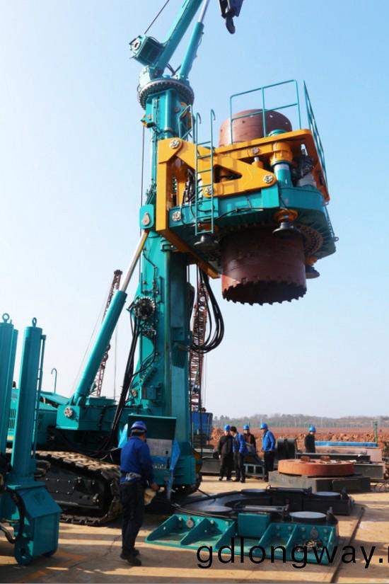 喜(xi)訊(xun)！山(shan)河(he)智能SWRC170自行(xing)式(shi)全(quan)迴轉全(quan)套(tao)筦鑽機穫(huo)湖南(nan)省首(shou)檯(tai)(套(tao))重(zhong)大技術(shu)裝(zhuang)備(bei)産(chan)品(pin)獎(jiang)勵(li)！