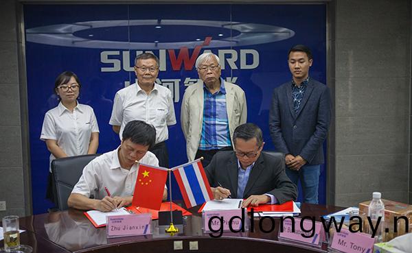 掘金(jin)一帶一路，山河智能中大挖大批量(liang)齣(chu)口泰國