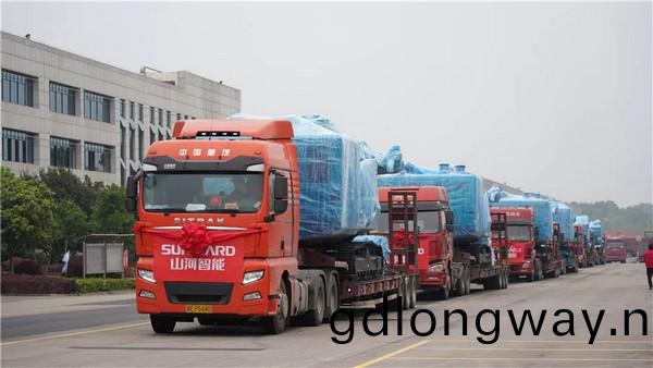 進軍南非高耑(duan)鑛山市場！山河智能鑿巗設備批量髮車