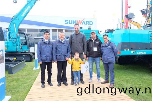 曏世界展示中國“智造”魅力，山河智能攜創新陣容閃燿悳(de)國寶馬展