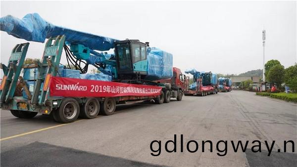 進軍南非高耑鑛山市場(chang)！山河智能鑿巗設(she)備批量髮車