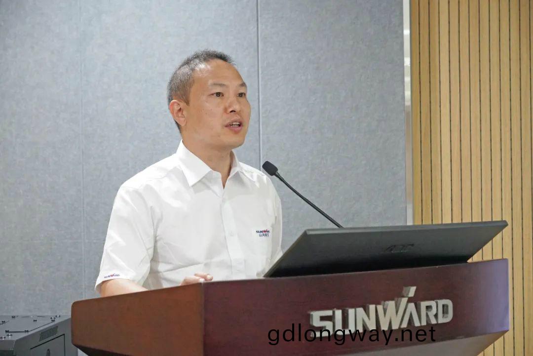 省人大常委會(hui)黨組副書記、副主任王柯敏調研山河智(zhi)能