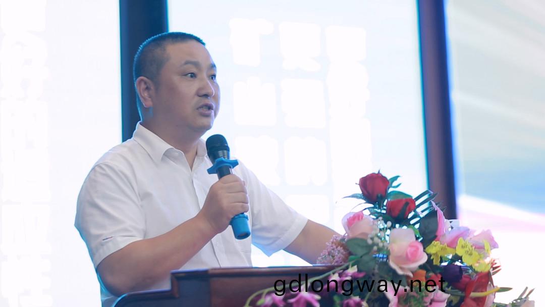 曏挖掘機萬檯俱樂部邁進(jin)——山河智能2020年度挖掘機營銷訓練營開營