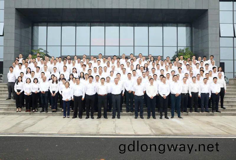 牢記初心使命，理想成就未來