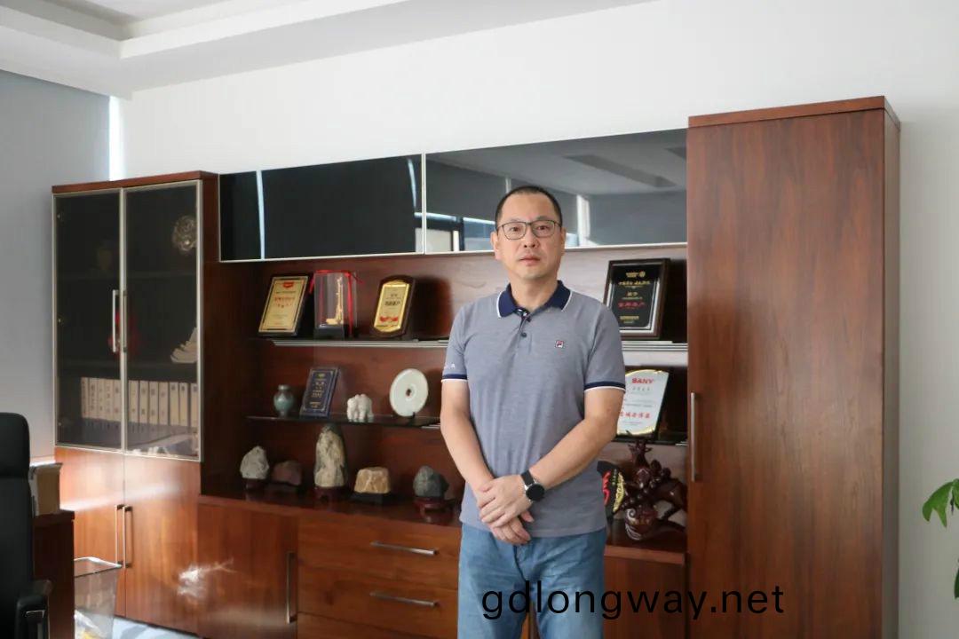 從事樁(zhuang)基礎20多年閲(yue)機無數(shu)，這傢(jia)公司無條件信(xin)任山河智能