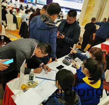 5韆萬! 山河智(zhi)能挖(wa)掘(jue)機訂貨會(hui)創新(xin)高