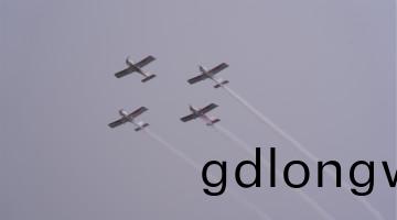 山(shan)河四機飛行編隊驚豔(yan)堯城（太原）國(guo)際通用航空飛行大會