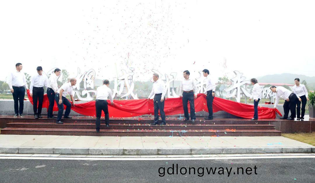 牢記初心使命，理想成就未來