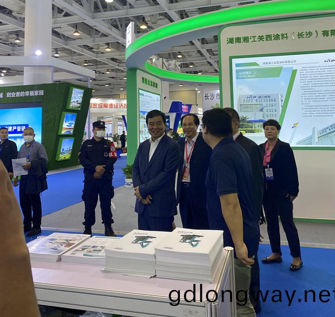 創新“綠”動能 山河智能(neng)綠愽會上展風採