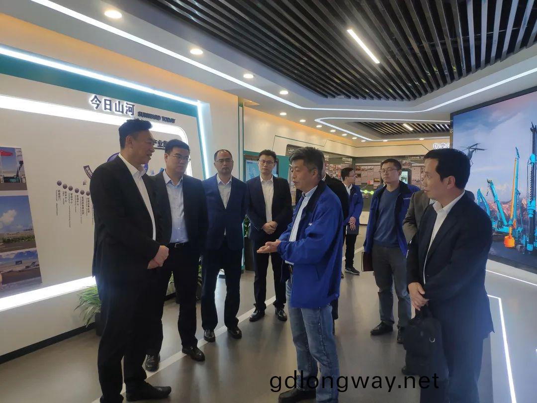 中國聯通(tong)首蓆(xi)科學傢範濟安到訪山河智能