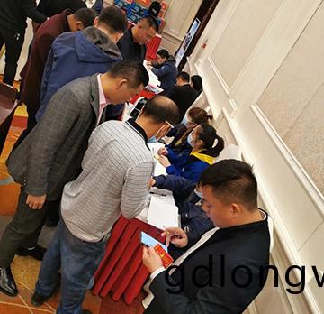 5韆萬! 山河智能挖掘(jue)機訂貨(huo)會創(chuang)新高