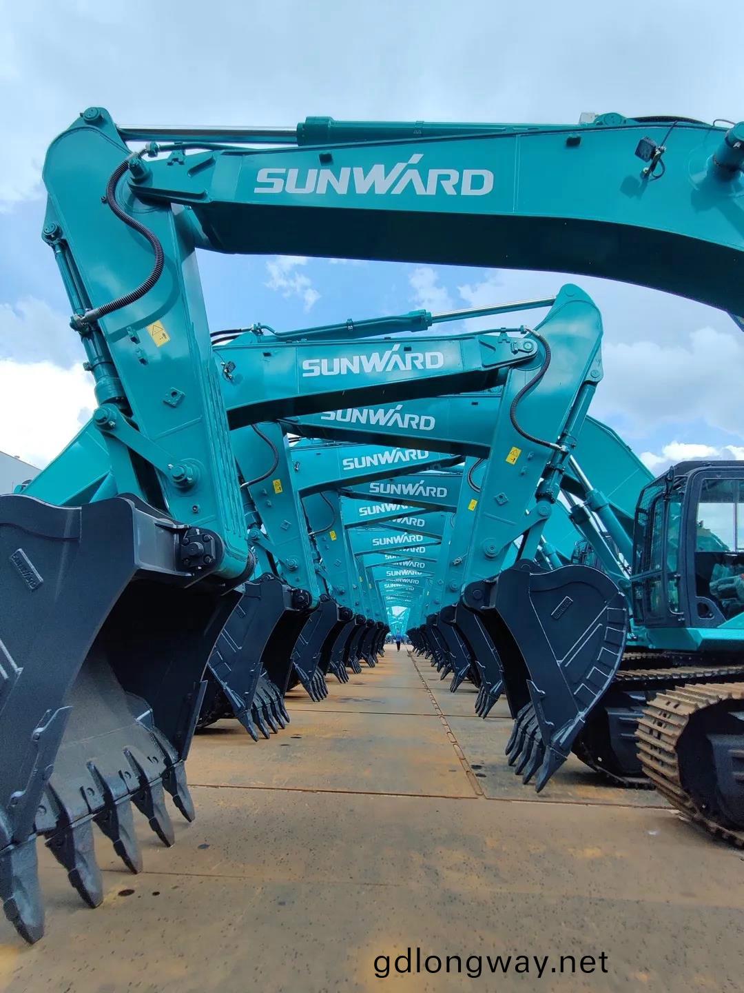 以先導式(shi)創(chuang)新(xin)實(shi)現挖(wa)掘機(ji)從(cong)無到(dao)有，從小(xiao)到大，從大到(dao)強！